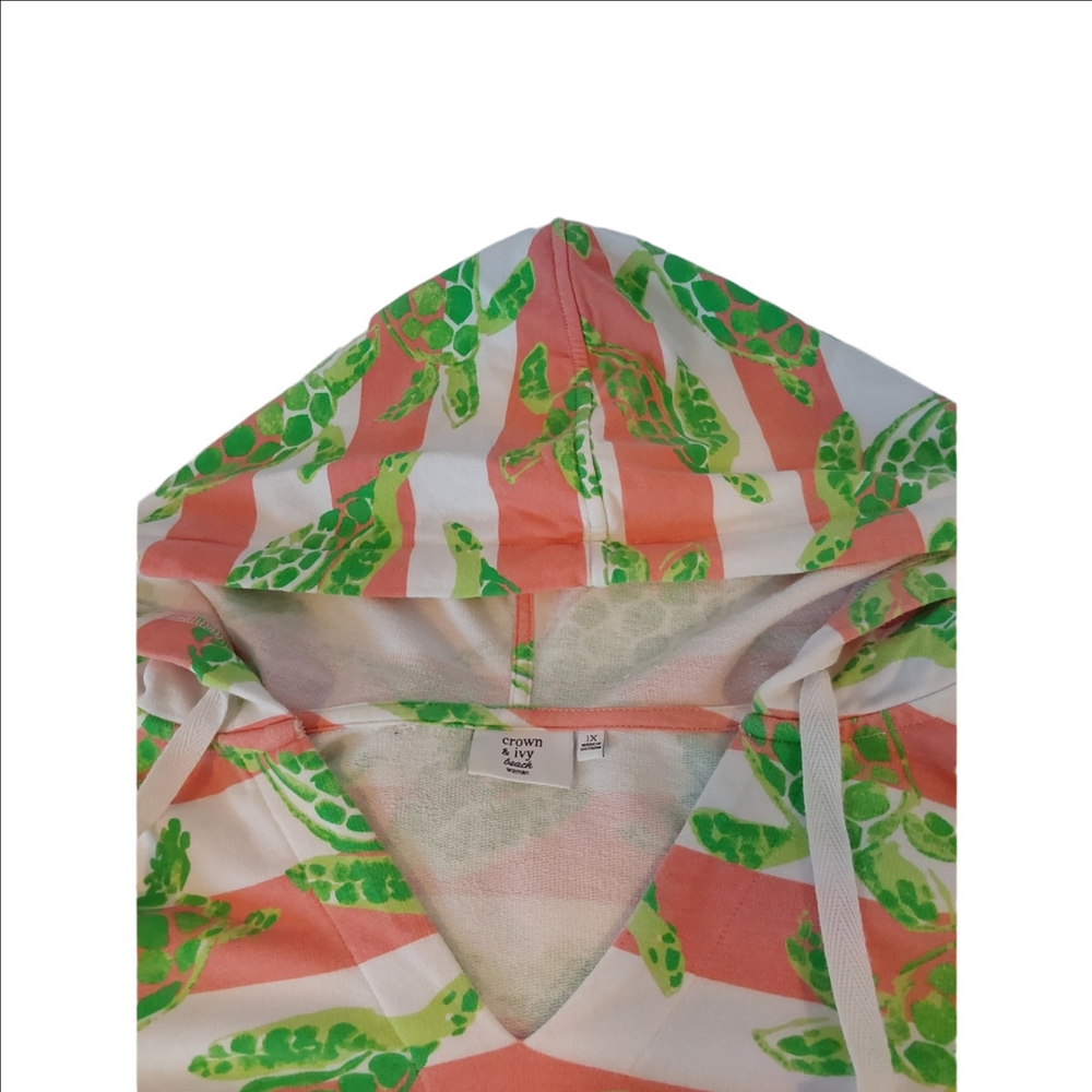 Crown & Ivy 1X Vibrant Turtle Print Hoodie - Picture 5 of 9